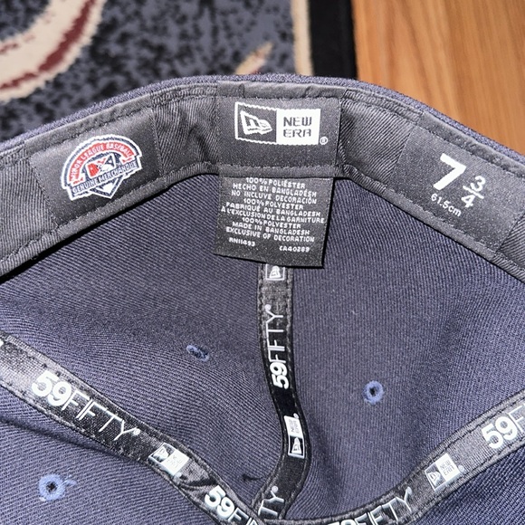 Two Bears, One Cave New Era hat - Picture 4 of 4